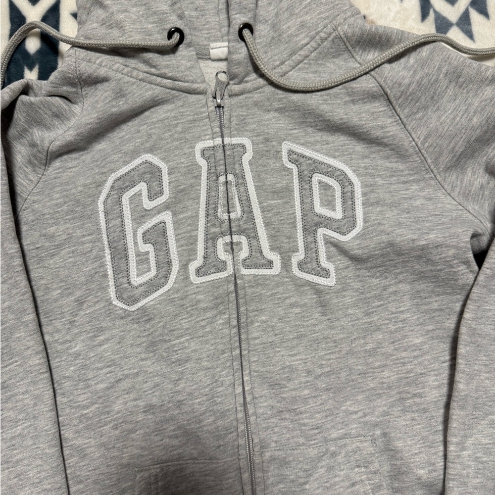 Classic GAP Full-Zip Hoodie – Heather Grey – Embroidered White Logo – Size s